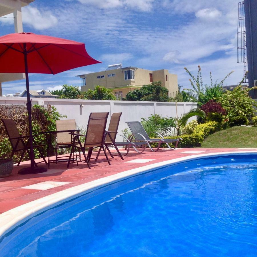 Cardamon Villa Is A 2 Bedroom With 1 Bathroom And Seperate Toilet Detached House With Ac And Swimming Pool , 5 Minutes Walk From Flic En Flac Public Beach Buitenkant foto